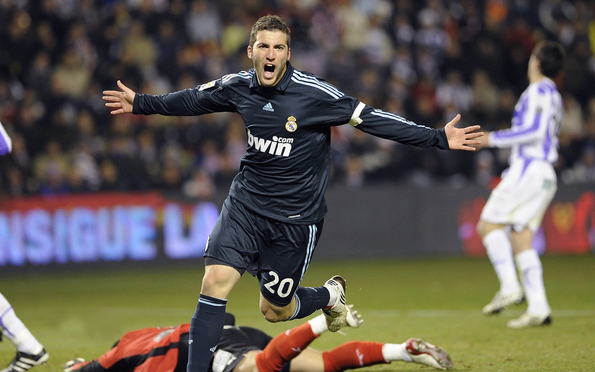 九游sports-巴西队在南美预赛中领先，出线几无悬念